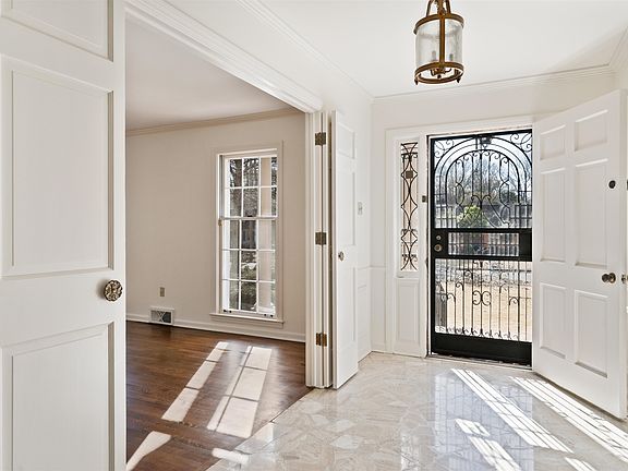 3rd image of 5904 Brierglen Ave