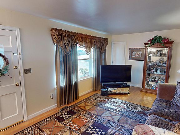 2nd image of 6513 Pine Manor Dr
