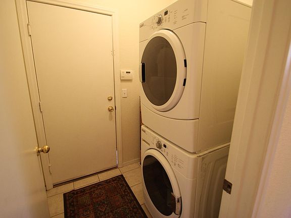 4th image of 2685 Park Creek Ln