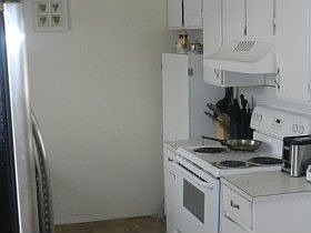 2nd image of 6911 S Dixie Dr