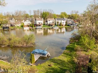 1389 S Cass Lake Rd, Waterford, MI 48328