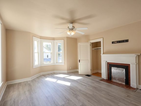 3rd image of 320 High St #B