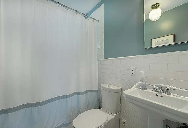 3100 E Jefferson St — Photo 13