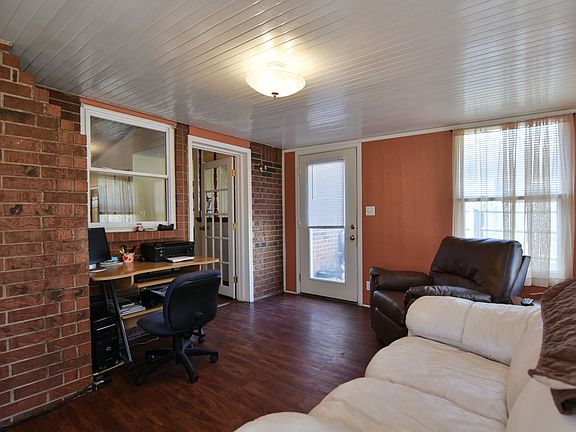 3rd image of 616 Randall Dr