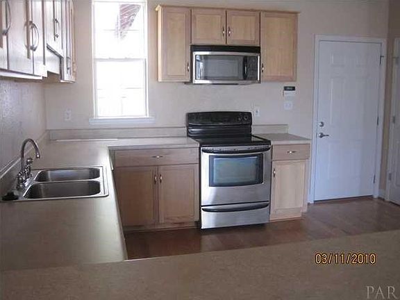 2nd image of 306 E Desoto St #5
