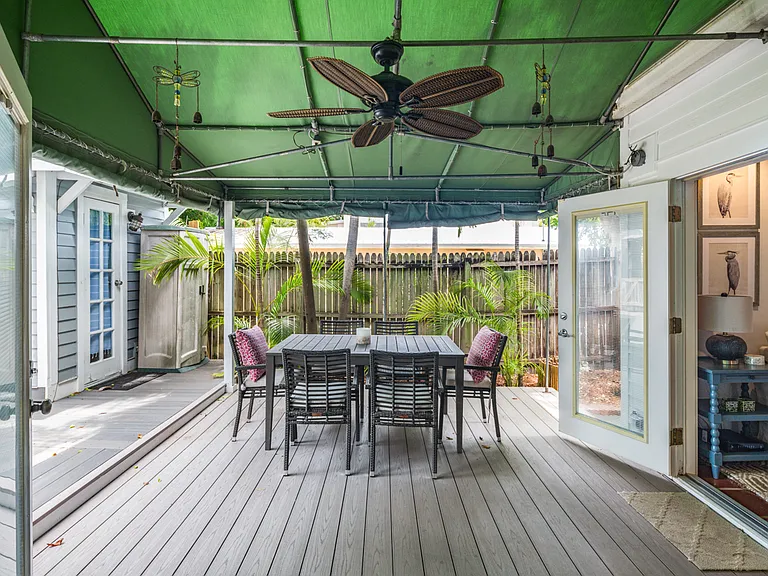 903 Thomas St — Photo 47