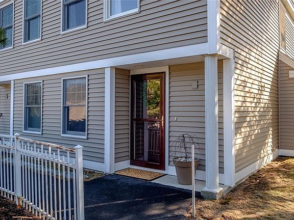 3rd image of 38 Glenridge Drive #38