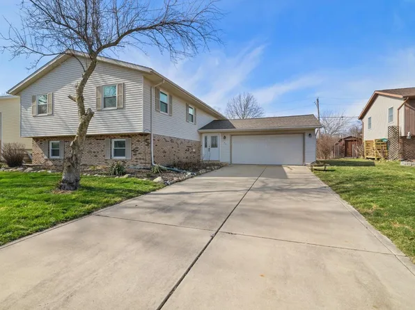 136 Elm Ct, Hebron, IN 46341