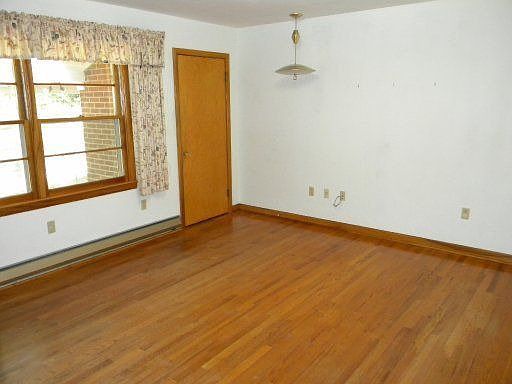 5th image of 3643 Laurel Oak Ln