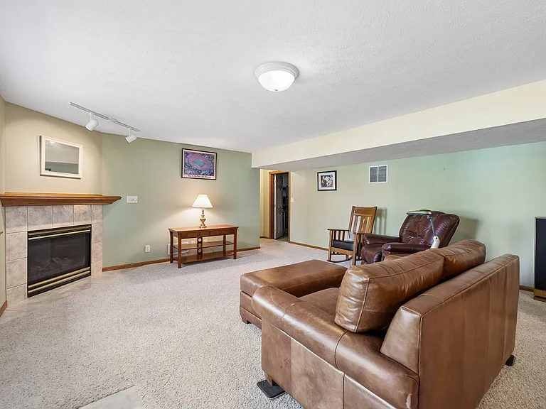158 W Lombard Dr — Photo 21