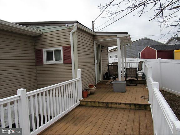 2nd image of 2002 Jay St Lot 10