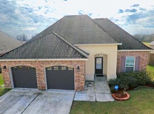 233 Woodhaven Rd, Youngsville, LA 70592