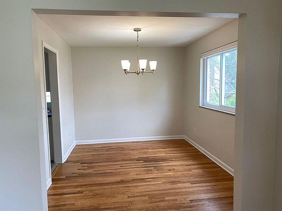 4th image of 1004 Lusitania Ave