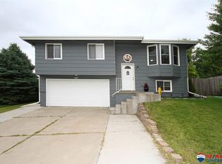 5017 W Sparrow Ln, Lincoln, NE 68528
