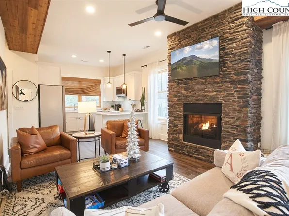 138-A Pine Street #A, Blowing Rock, NC 28605