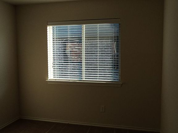 4th image of 510 Wolf Dr
