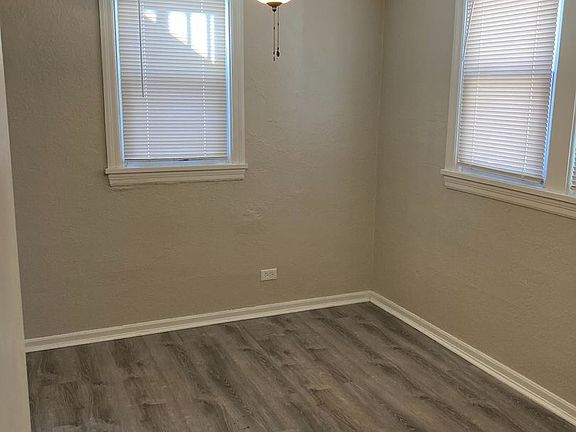 5th image of 3700 S Lincoln St #5