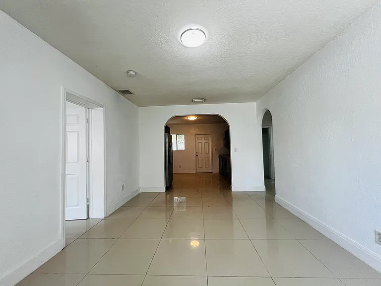 1499 NE 118th Ter #2 — Photo 3