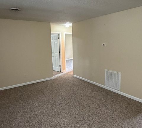 5th image of 4912 Bradshaw Rd