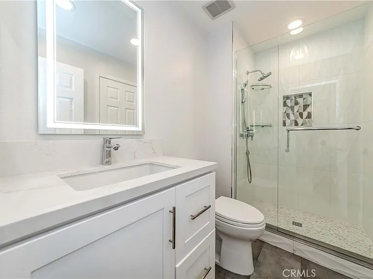941 W Carson St #306 — Photo 18