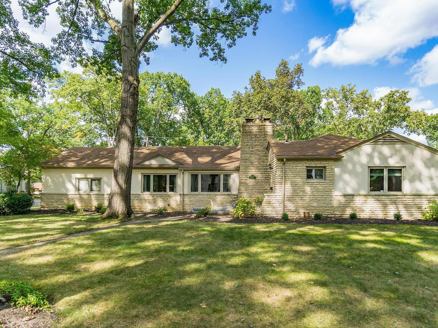 2390 Edington Rd, Upper Arlington, OH 43221 | Zillow