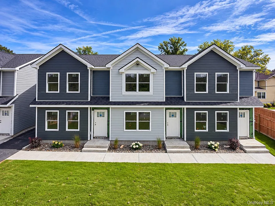 64 Manor Pl