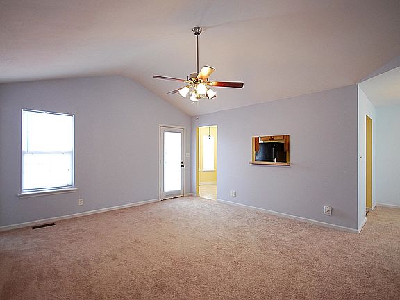 4th image of 1335 Fergie Ct