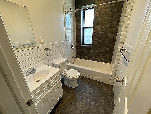 4th image of 2401 Davidson Ave APT 4A