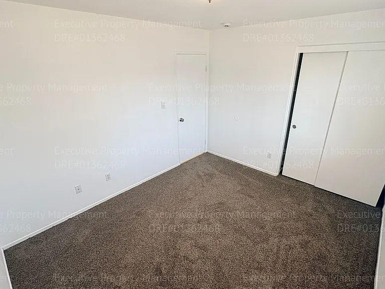7400 Cross Glade St — Photo 28