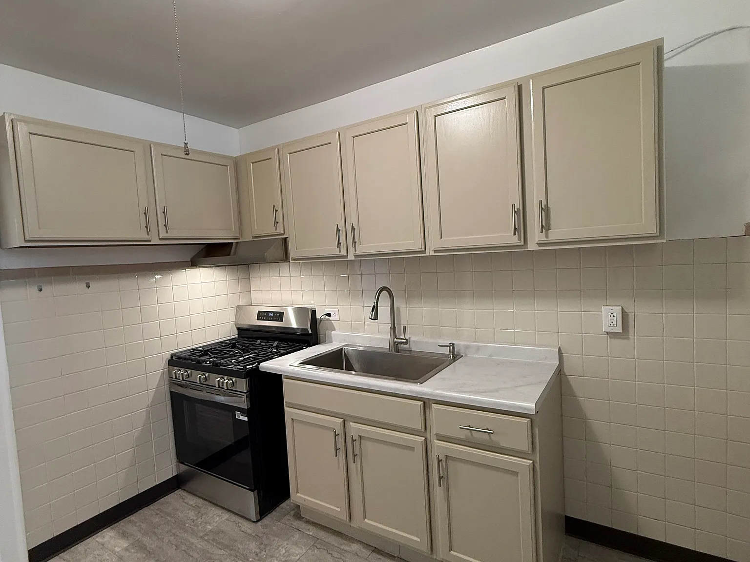 2 bed, 1000 sqft, $1,850 — Photo 4