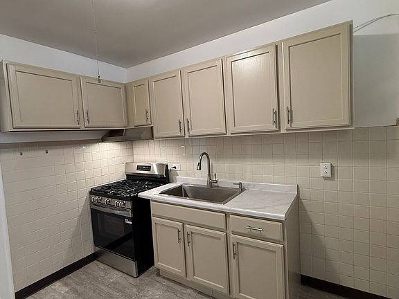 4th image of 4859 N Kenneth Ave APT 3