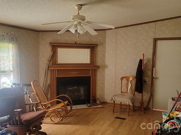 4th image of 1495 Leonards Fork Church Rd