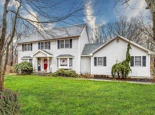 83 Brookhaven Dr, Rocky Point, NY 11778