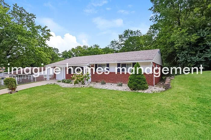 3 bed, 1.5 bath, 1530 sqft, $2,095 — Photo 2