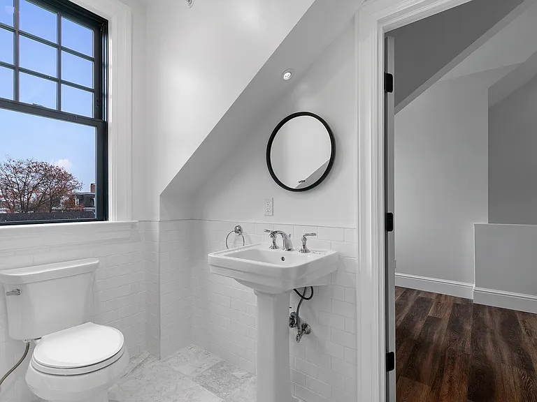 "Pennington" - Deluxe 1BR / 2 BA / Office @ 96 East Ave
