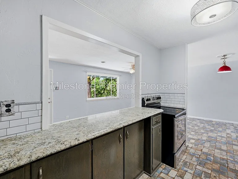 101 Lakewood Ln — Photo 11
