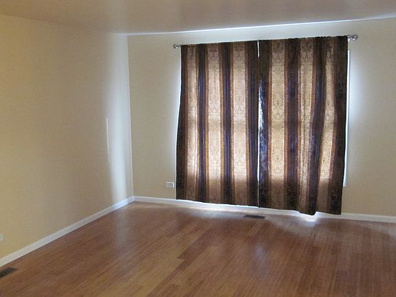 3rd image of 208 Granada Ct