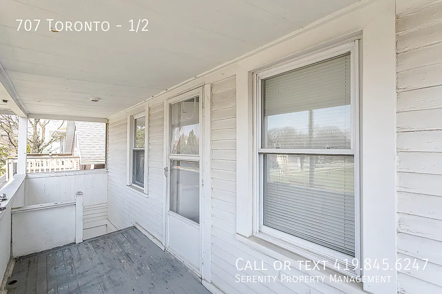 Building Photo - 707 Toronto Ave #1/2