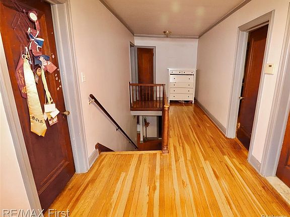 2nd image of 15325 Piedmont St