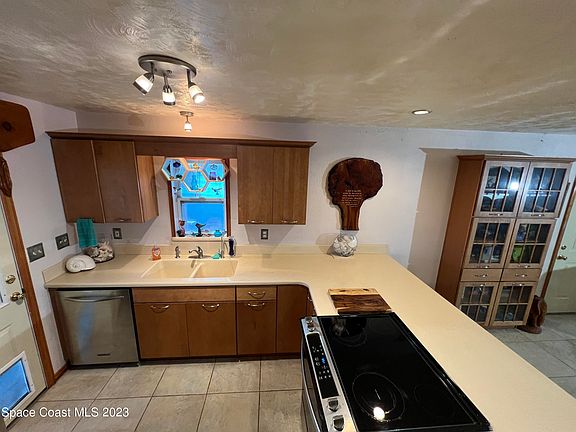 5th image of 195 Exmore Ct NE