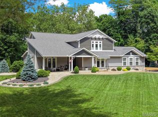 16 Ginger Creek Dr, Glen Carbon, IL 62034