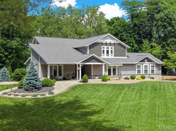 16 Ginger Creek Dr, Glen Carbon, IL 62034