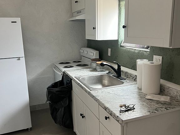 4th image of 1008 W Saint Marys Rd