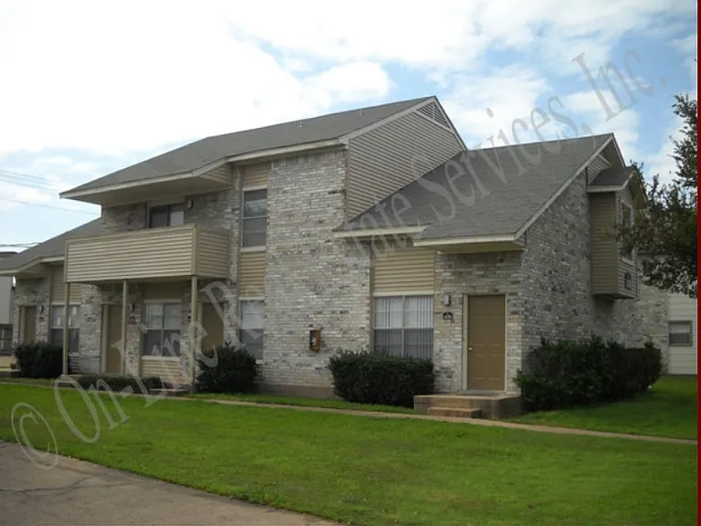 1202 Spring Loop #C — Photo 1