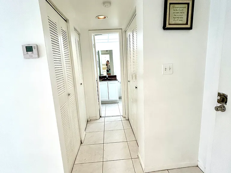 3321 NW 47th Ter — Photo 5