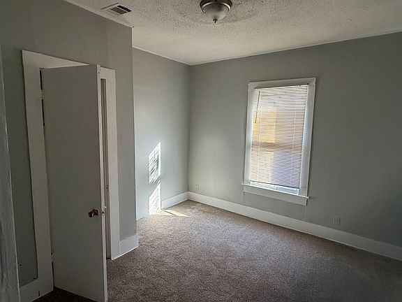 5th image of 999 Leath St