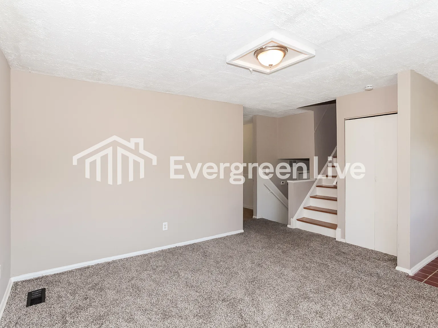 3 bed, 2.5 bath, 1472 sqft, $1,895 — Photo 4