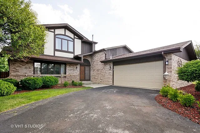 8049 Braeburn Ln photo 1