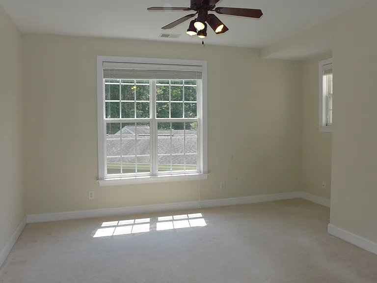 922 Providence Glen Dr — Photo 9