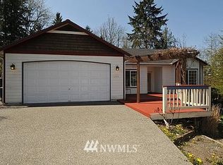 1235 Forest Rock Ln NE, Poulsbo, WA 98370
